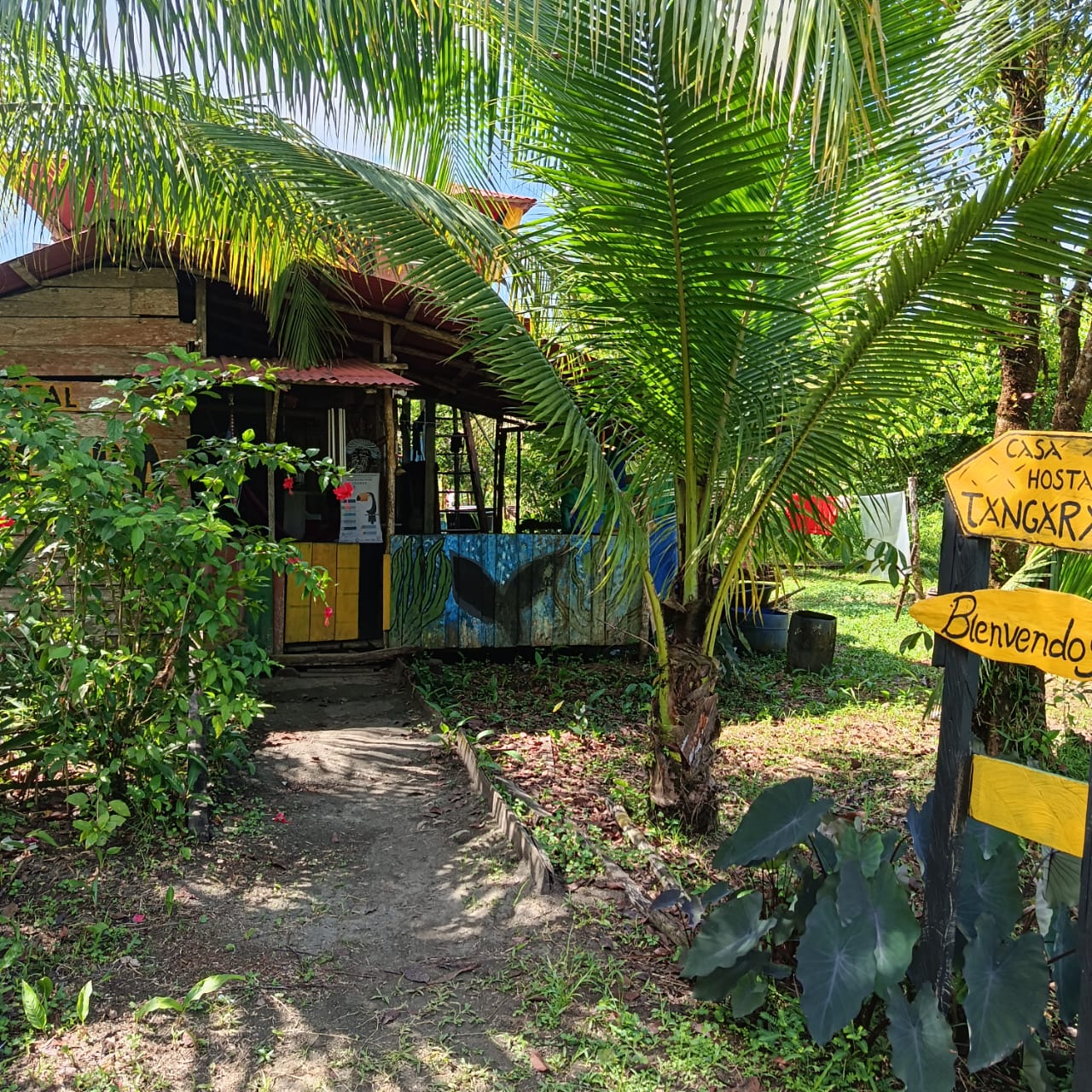 Entrada al hostal